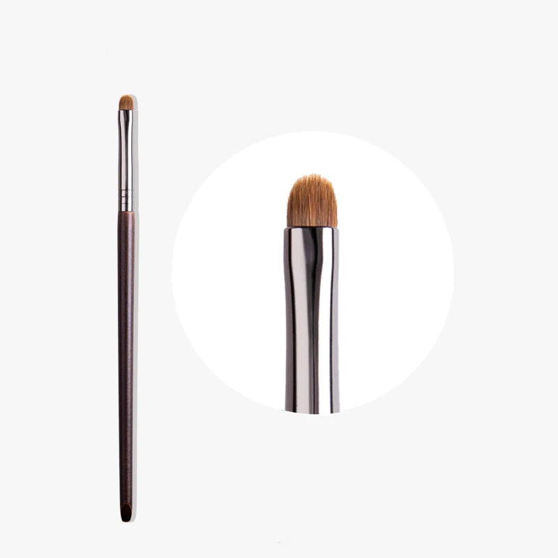Lip Brush – Professional Lipstick & Concealer Tool
