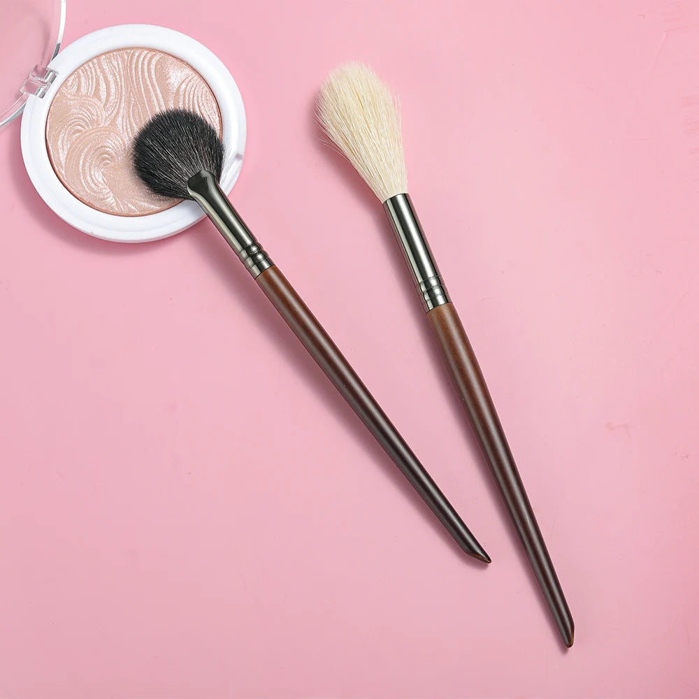 2PCS Flame-Shaped Highlight Brush Set – Soft Goat Hair Face Tools