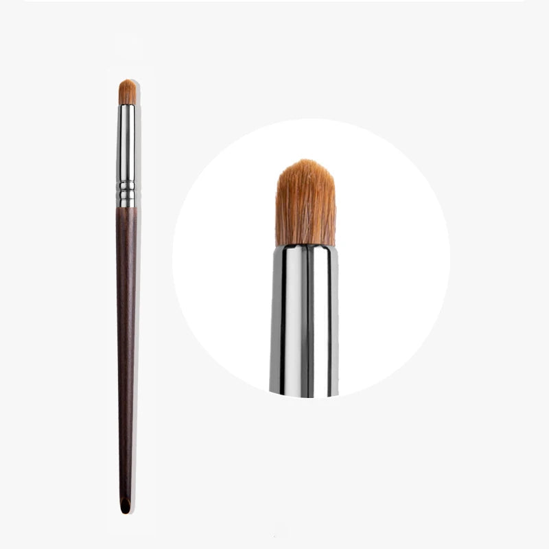 Eyeshadow Brush – Goat Hair Crease & Blending Tool (1pc)