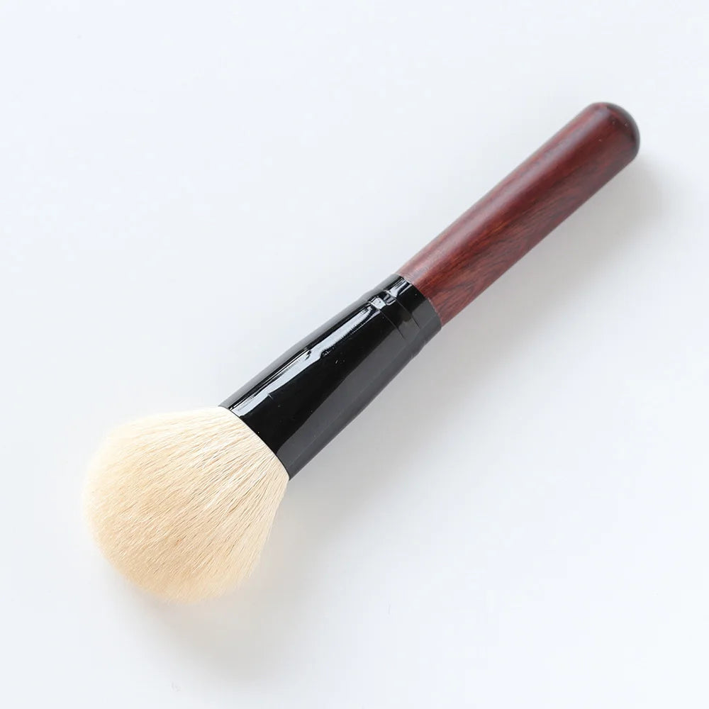 Portable Powder Brush – Goat Hair for Full Face Blending