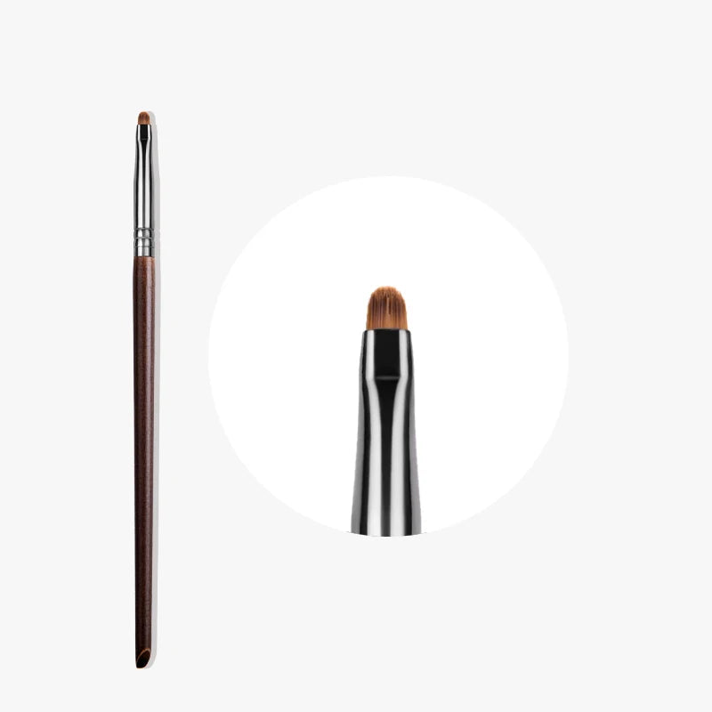 Lip Brush – Professional Lipstick & Concealer Tool