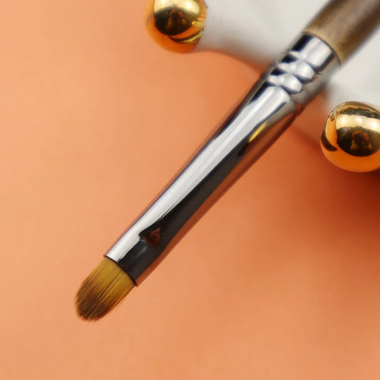 Lip Brush – Professional Lipstick & Concealer Tool