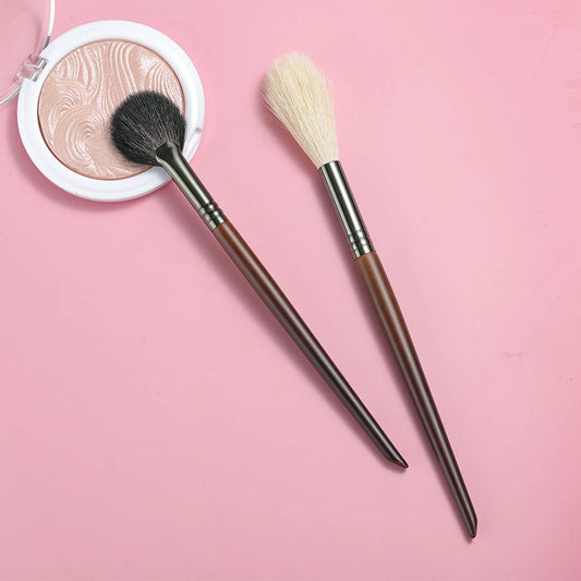 2PCS Flame-Shaped Highlight Brush Set – Soft Goat Hair Face Tools