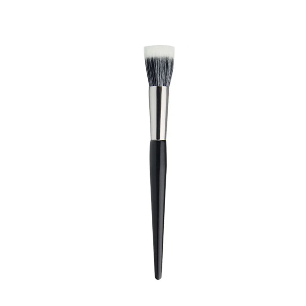 Goat Hair Stippling Brush – For Highlight, Blush & Loose Powder