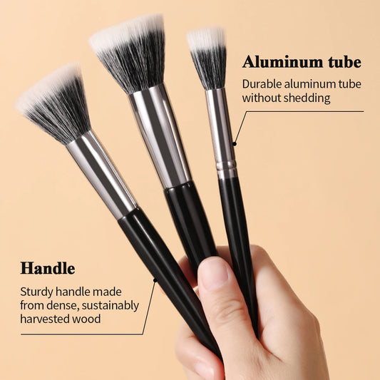 Goat Hair Stippling Brush – For Highlight, Blush & Loose Powder