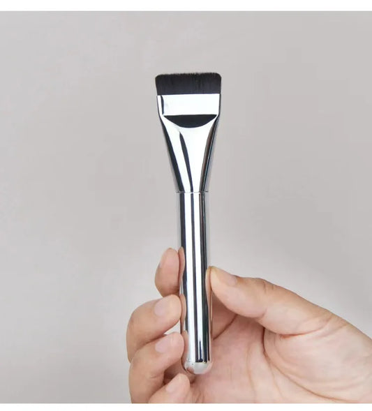 Foundation Brush – Dense Synthetic Bristles for Flawless Coverage