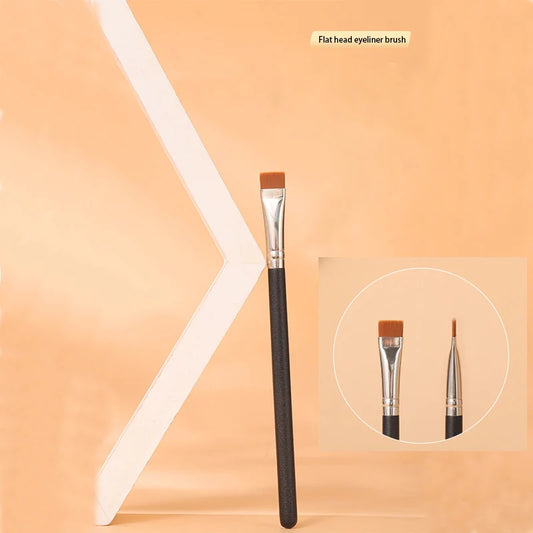Precision Concealer Brush – Ultra-Thin & Lightweight Tool